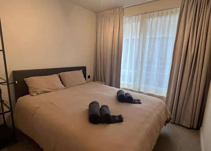 Christina's 2bed-first Floor 4 Min From